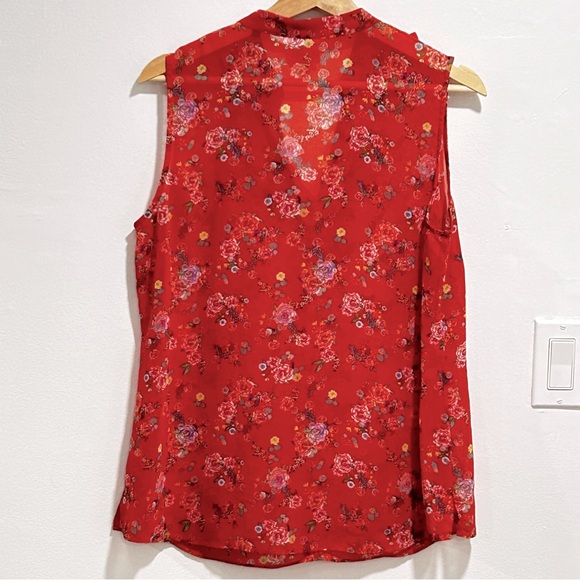 CABI “Crush” Ruffle V Neck Sleeveless Soft Feminine Rose Print on Bold Red Top M - Picture 5 of 9